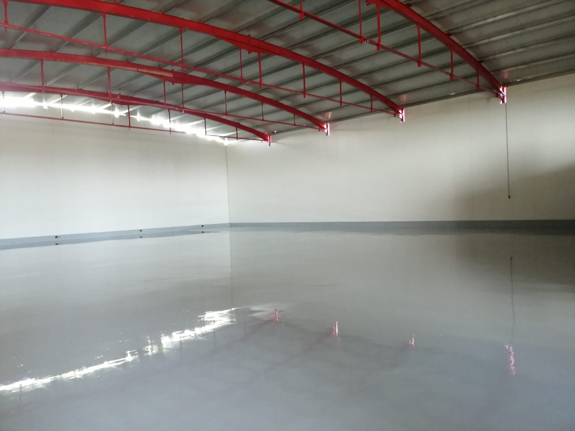 self-leveling-epoxy-floor-coating